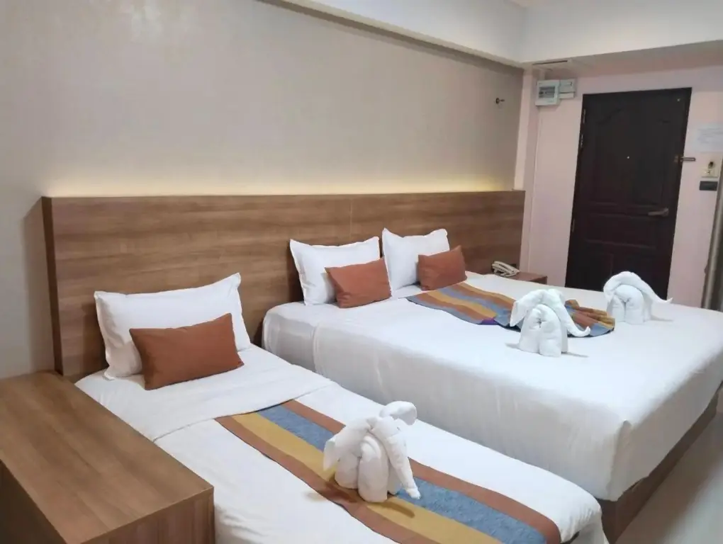 Сисакет: Unity Hotel