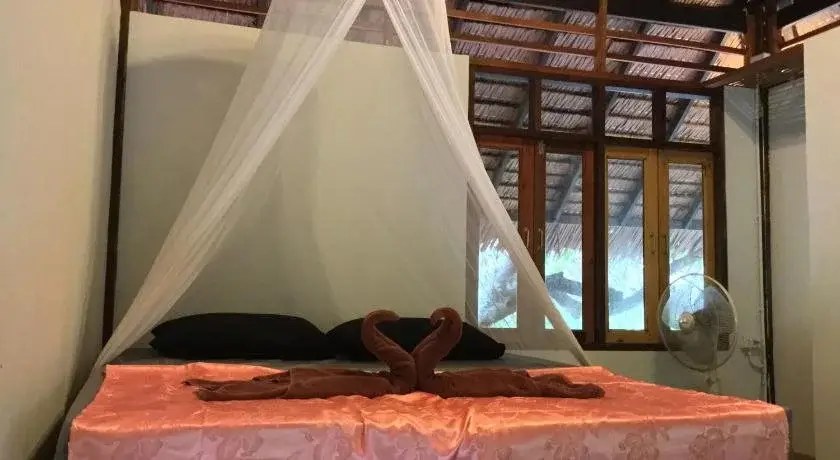 Старая часть Ланты: Cashew Nut Bungalow, Ko Mook