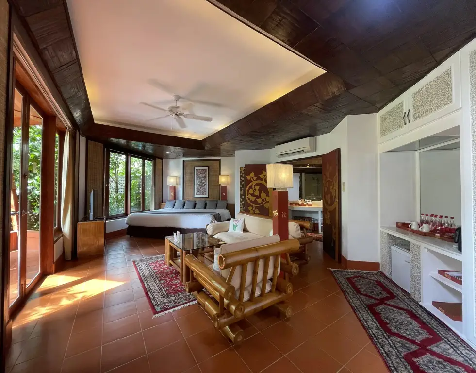 Муанг: Mom Tri's Villa Royale
