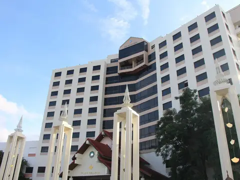 Ploy Palace Hotel — фото 1