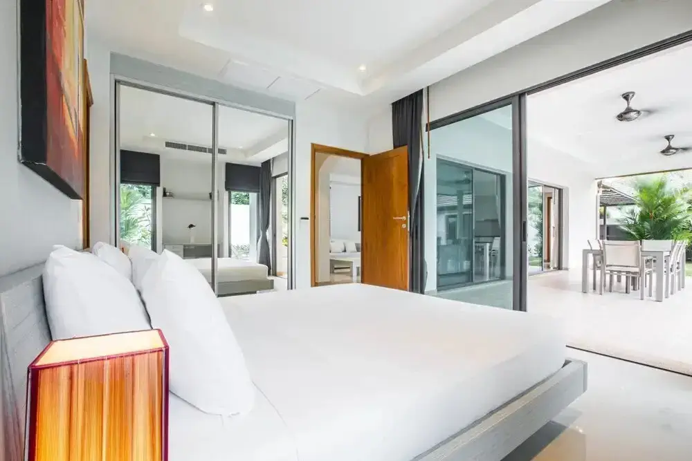 Тхаланг: Spacious Three-Bedroom Pool Villa In Cherngtalay