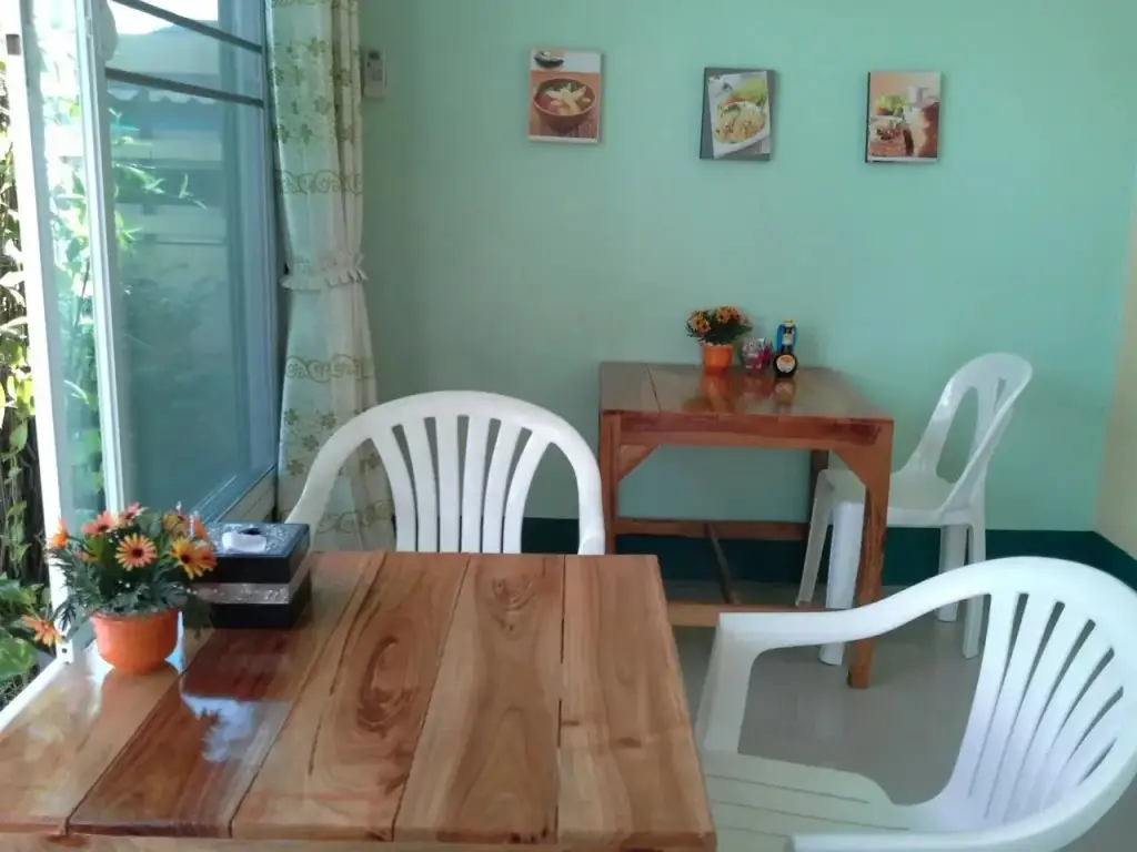 Удонтхани: Mali Home Place