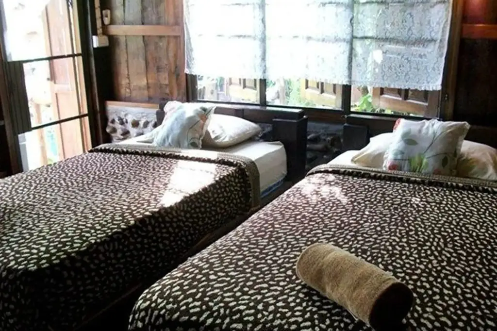 Сукотай: J&J Guesthouse
