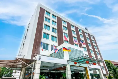The Airport Hotel — фото 1