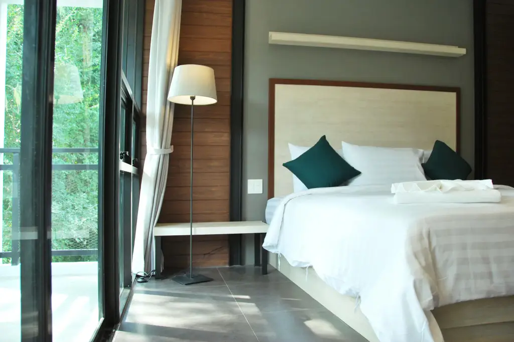 Чаам: Bluemoon Hotel