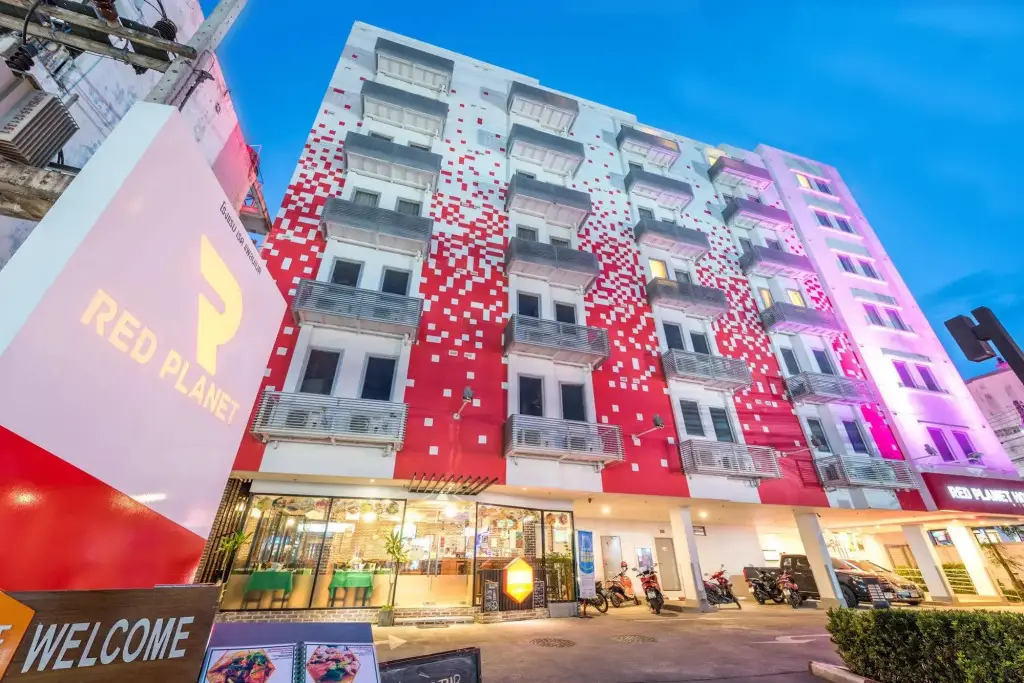 Easy Planet Phuket, Patong — фото 1