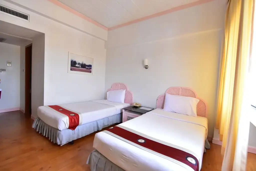 Транг: Thumrin Hotel