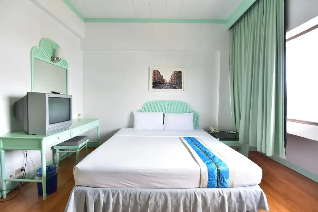 Транг: Thumrin Hotel