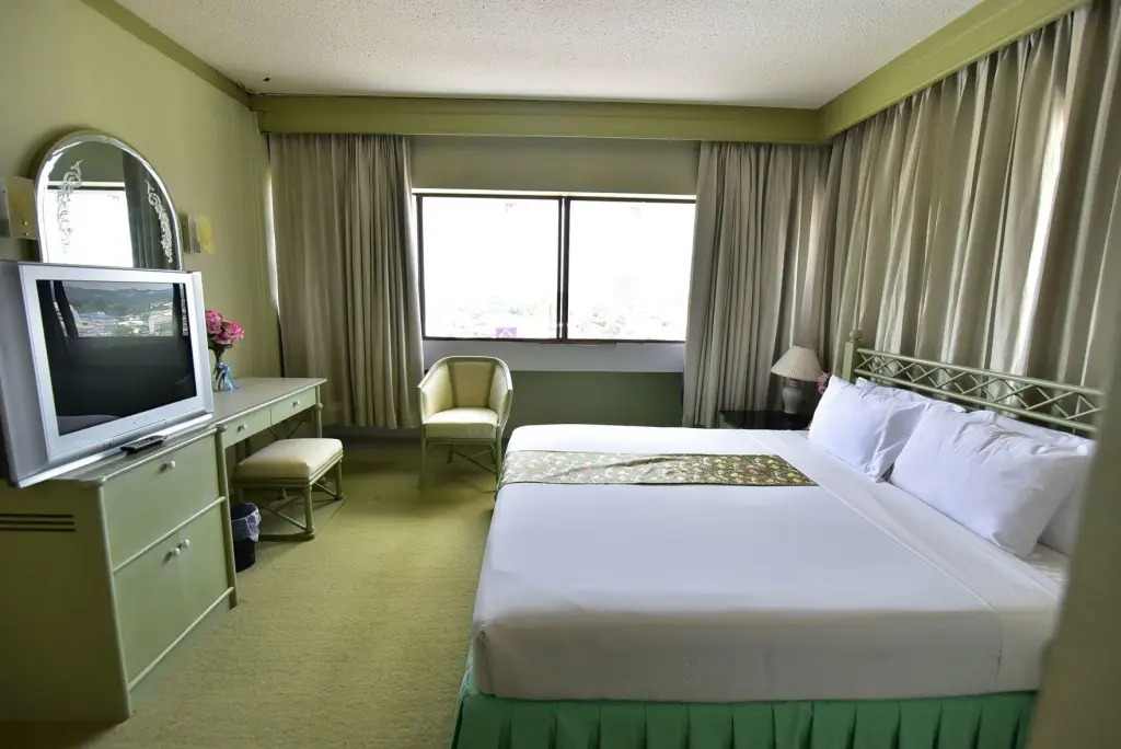 Транг: Thumrin Hotel