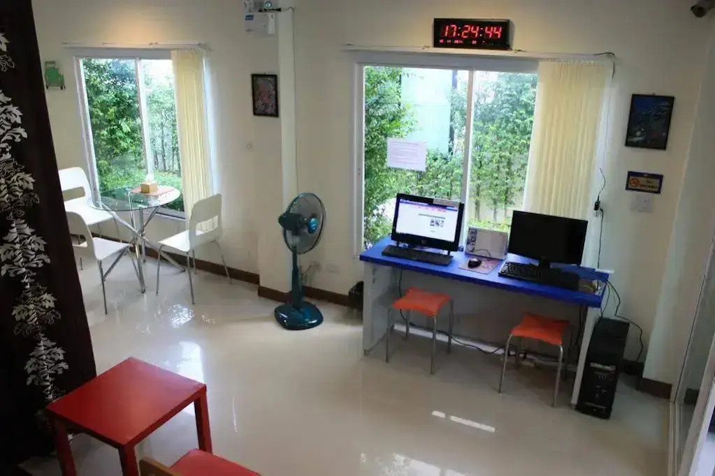 Муанг: Ananas Phuket Hostel