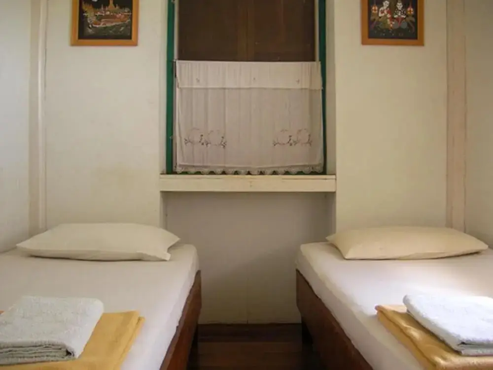 Аюттхая: Ayutthaya Place