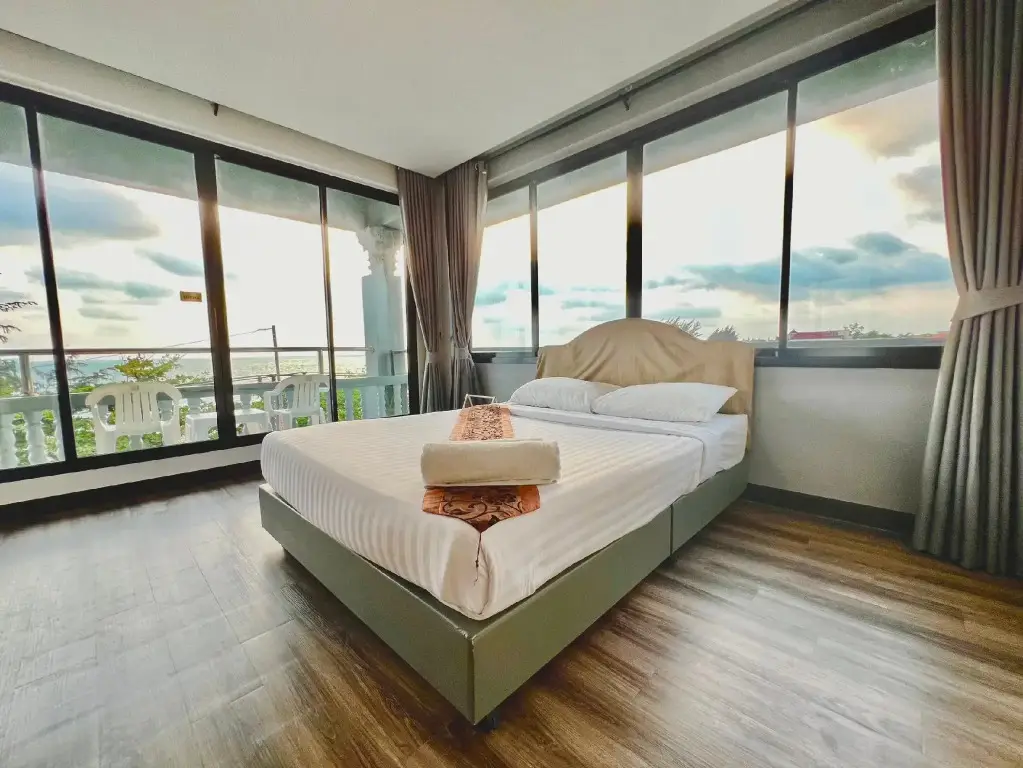 Клаенг: Pimpimarn Beach Hotel