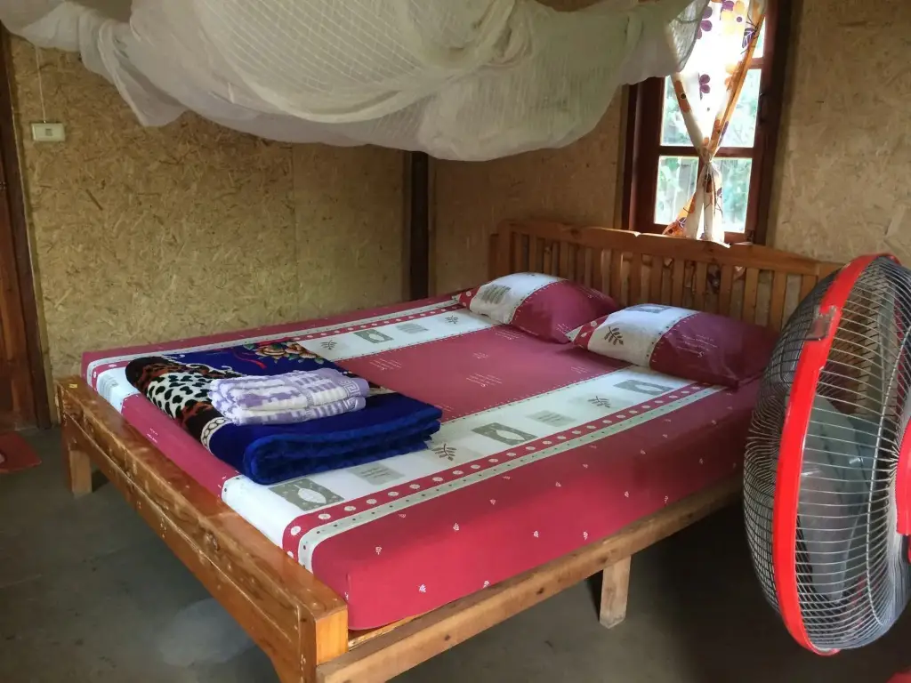 Паи: Family Huts