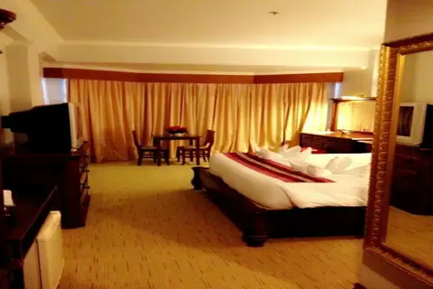 Thepnakorn Hotel — фото 1