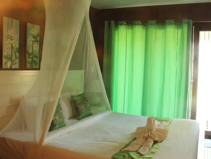 главный пляж: Отель Koh Ngai Thanya Beach Resort
