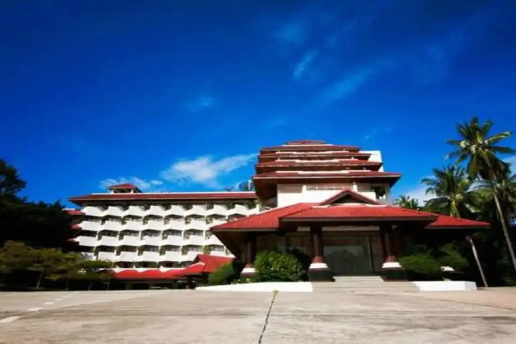 Supar Royal Beach Hotel — фото 1