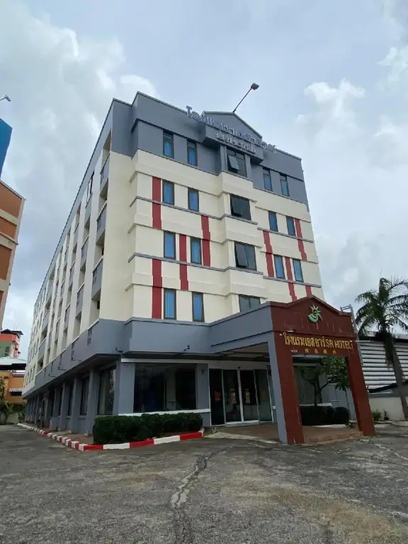 Сураттхани: SR Hotel