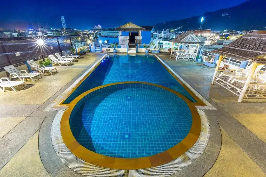 Пхукет: Issara Patong Beach