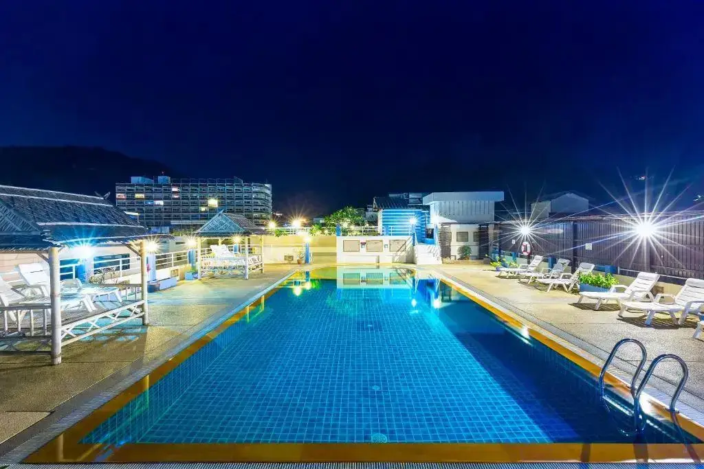 Пхукет: Issara Patong Beach