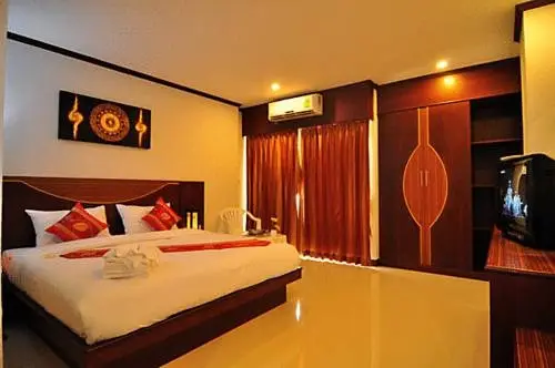 Пхукет: Issara Patong Beach