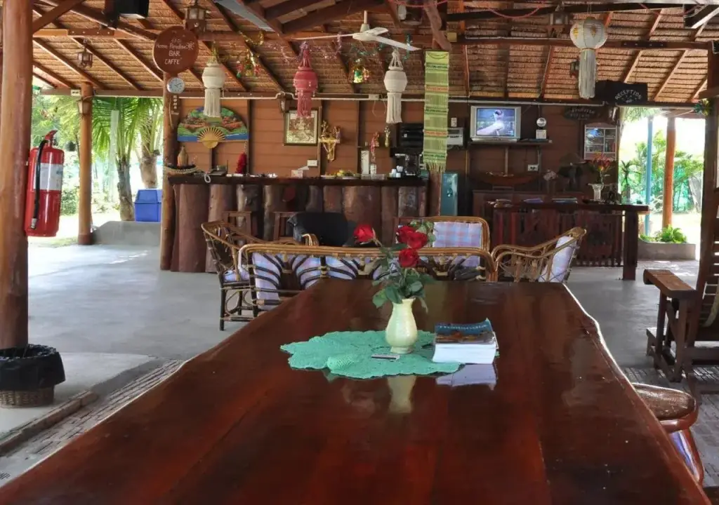 Так: Home Paradise Resort Tak