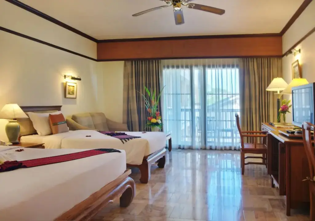 Пхукет: Thara Patong Beach Resort & Spa