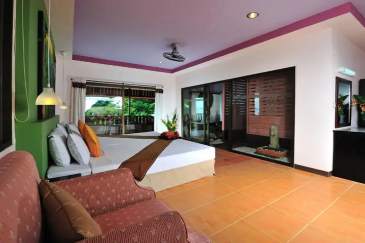 главный пляж: Koh Ngai Cliff Beach Resort