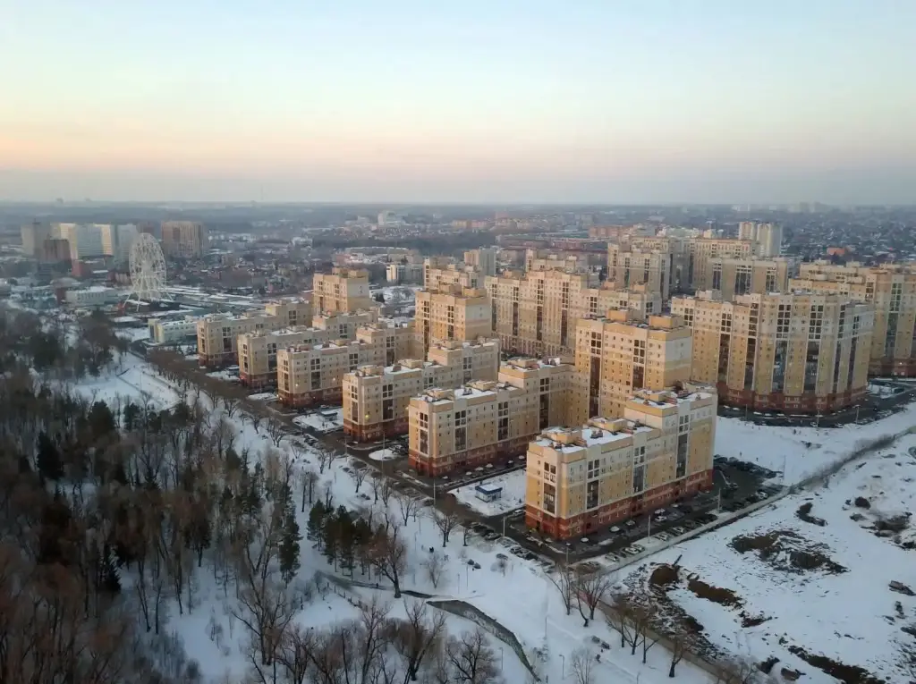 Омск: Апартаменты Евро 2-комн Видовая Серебряный берег Красный путь 103