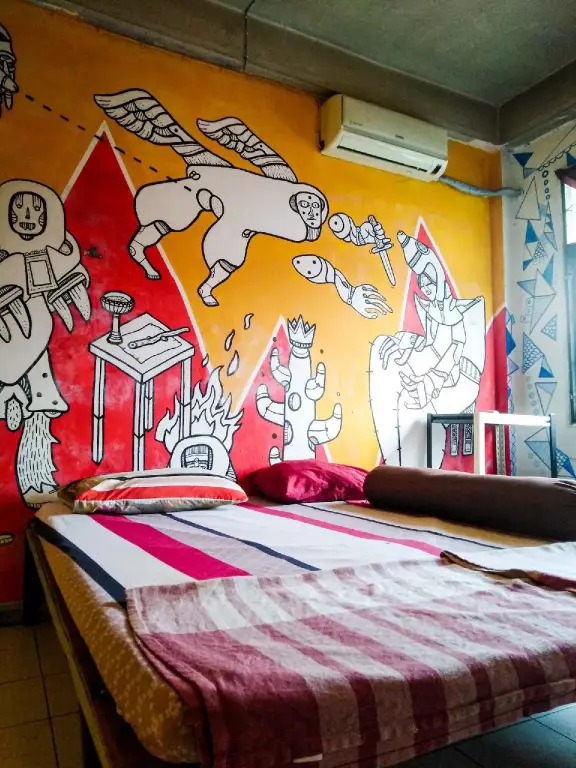 Бангкок: The Overstay Art Hostel