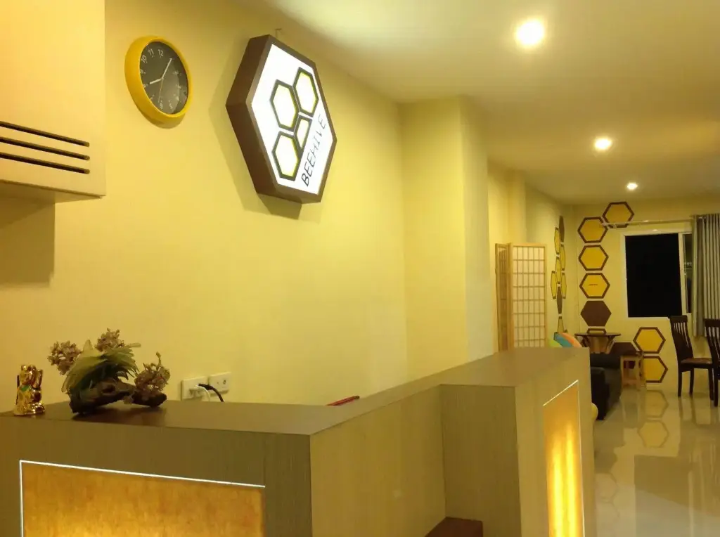 Beehive Patong Hostel — фото 1