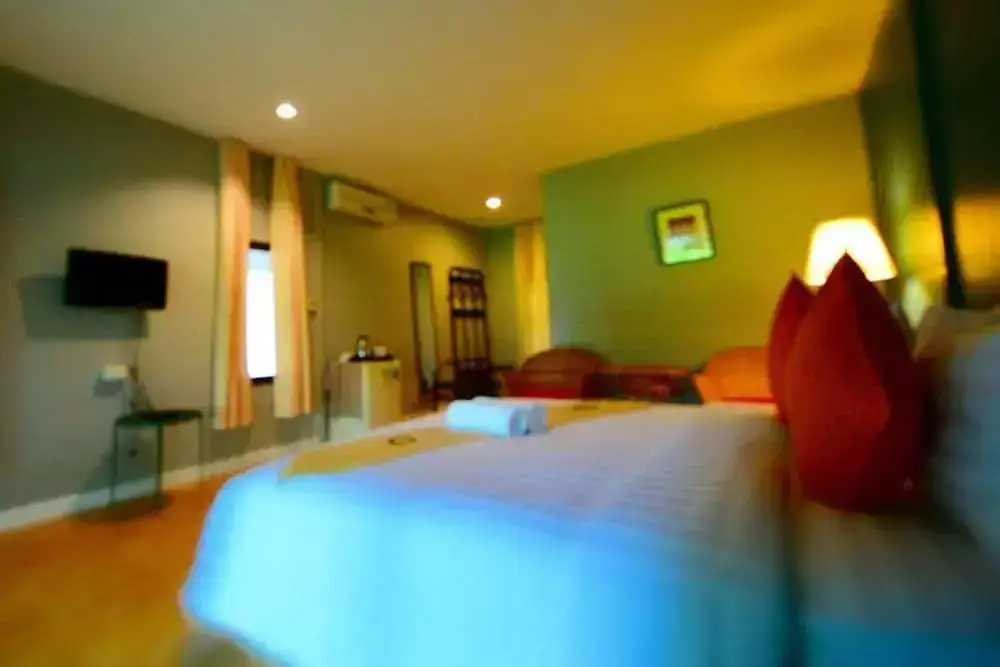 Накхоннайок: Home and Hill Resort
