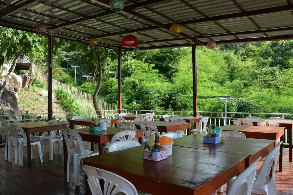 Phi Phi Jungle Hill Bungalow — фото 1