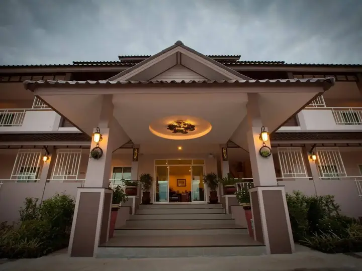 Тхоэнг: Chiang Kham Grand Villa