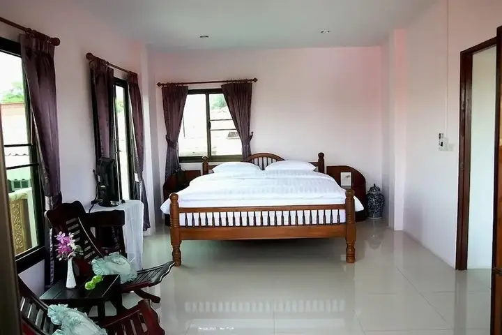 Аюттхая: Loy Manee House