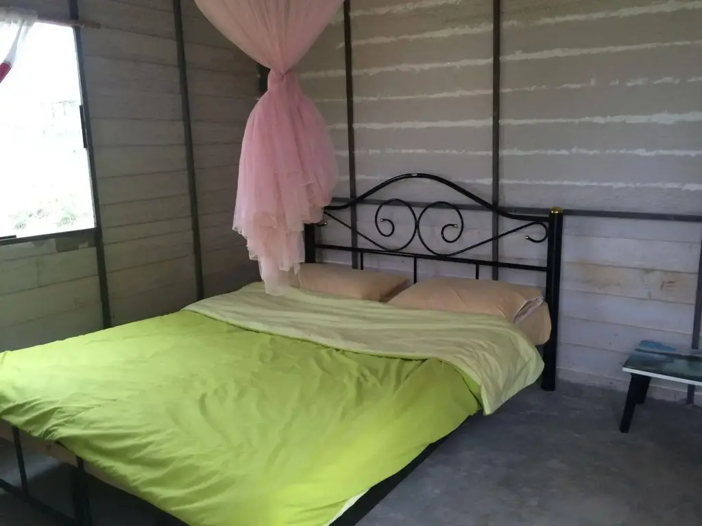Паи: Tony Guesthouse