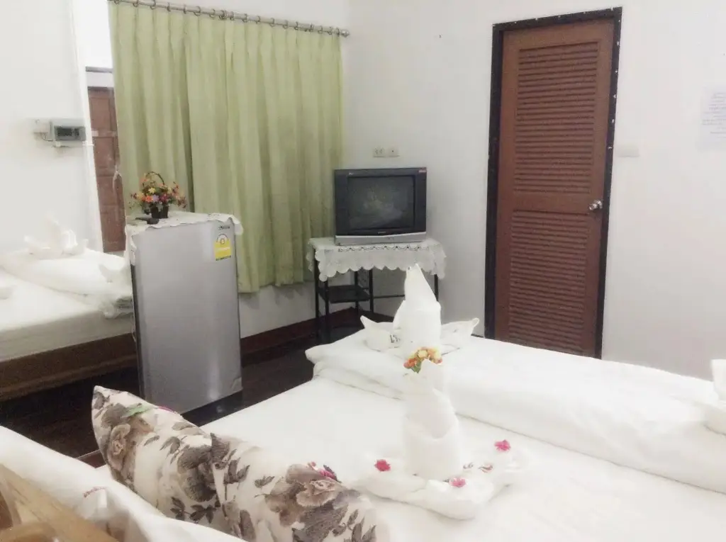 Хатъяй: Muanfun Apartment