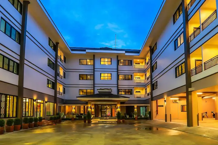 Чианграй: De Hug Hotel & Residence