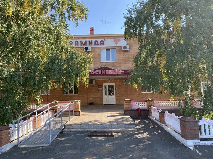 Сорочинск: Гостиница Пирамида