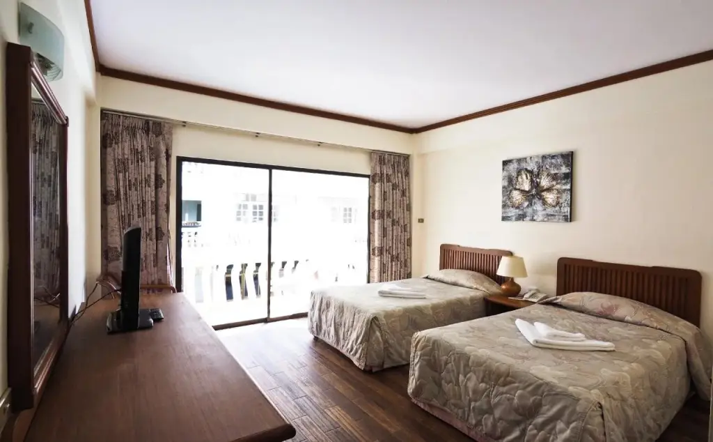 Чаам: Paisiri Hotel