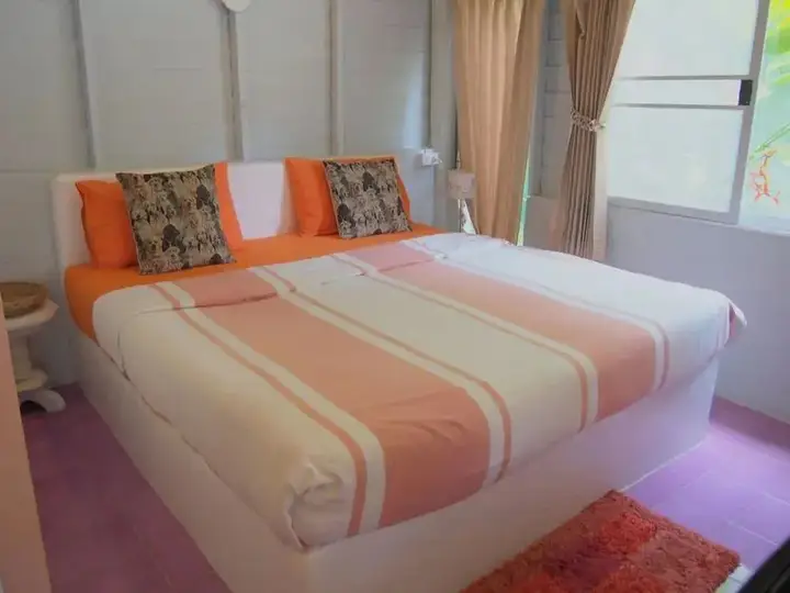 Дем Банг Нанг Буат: Tahjeen River Home