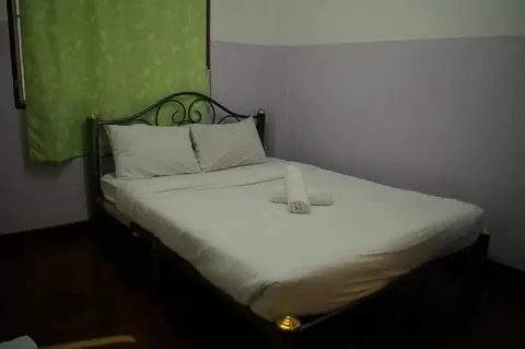 Moom Pon Khlai Hostel & Spa — фото 1