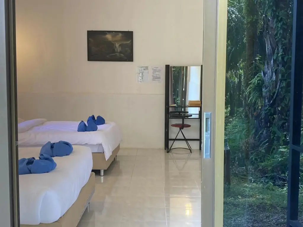 Фаном: Khao Sok Evergreen House