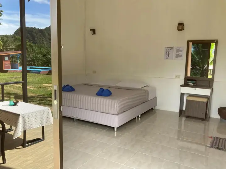 Фаном: Khao Sok Evergreen House