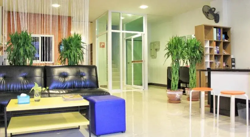Ananas Phuket Central Hostel — фото 1