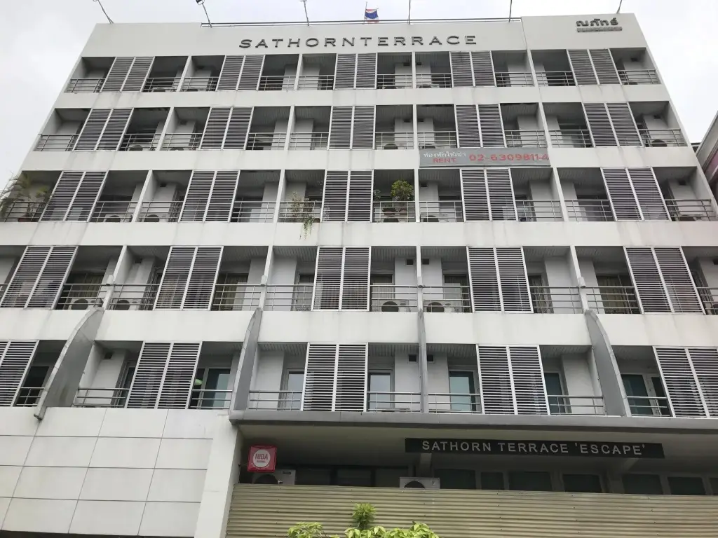 Sathorn Terrace Apartment — фото 1