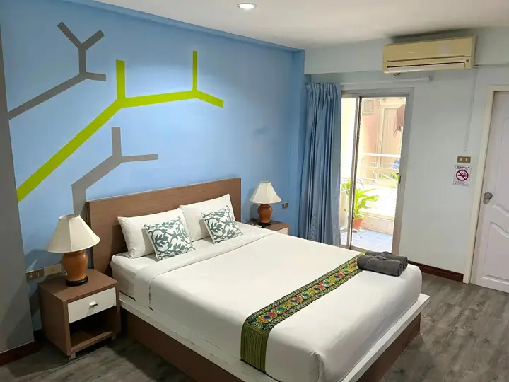 Кхонкэн: Charoenchit House