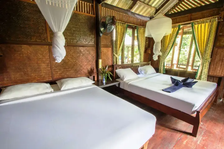 Фаном: Khao Sok Riverside Cottage