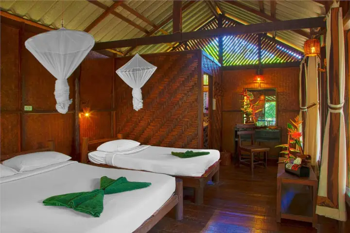 Фаном: Khao Sok Riverside Cottage