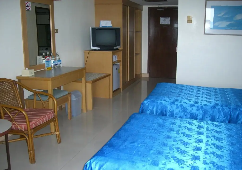 Прачуапкхирикхан: Hadthong Hotel