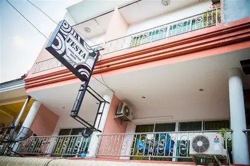 Кату: Festa Hostel